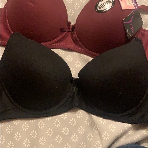 Bras - Picture 6 of 8